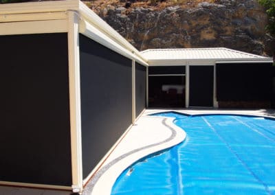 outdoor cafe blind